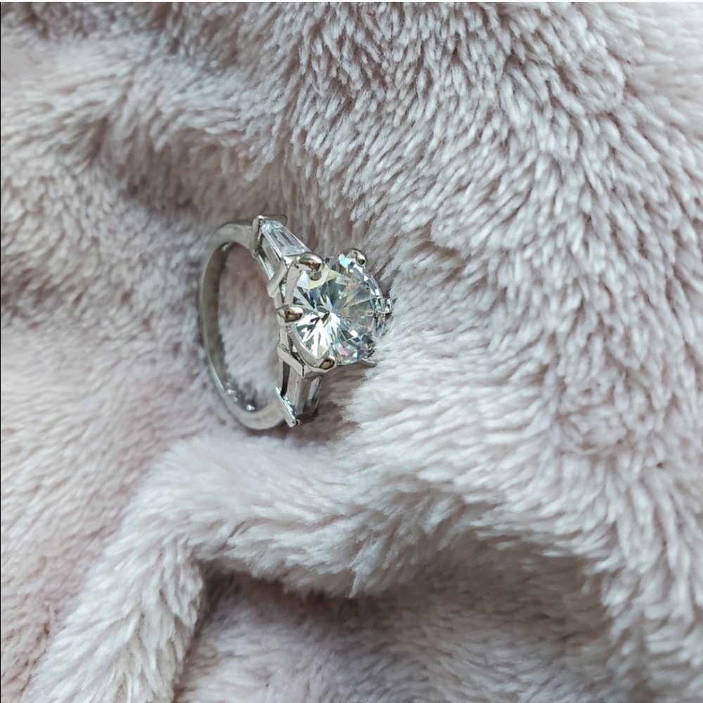 New Elegant Classic 925 Silver Wedding Ring - Picture 6 of 6